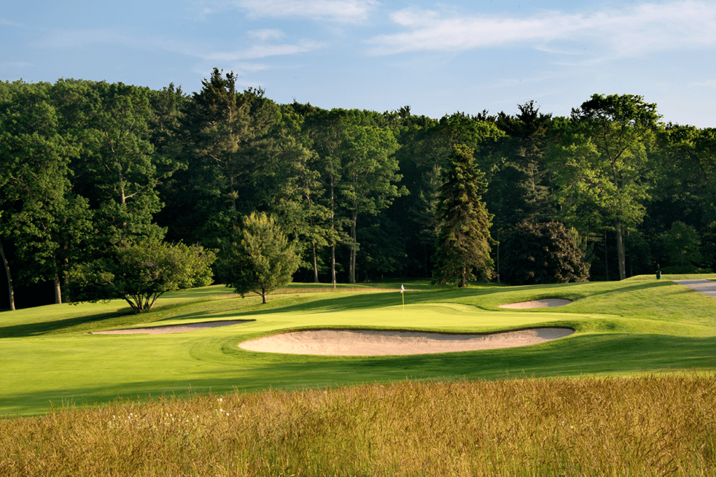 Direct access to golf at Muskegon Country Club